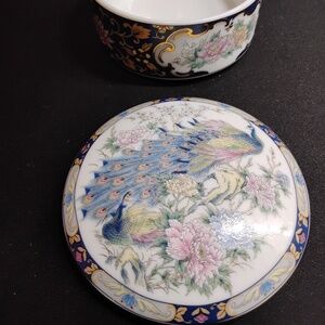 Vintage Toyo Japanese Porcelain Trinket/Jewelry Box